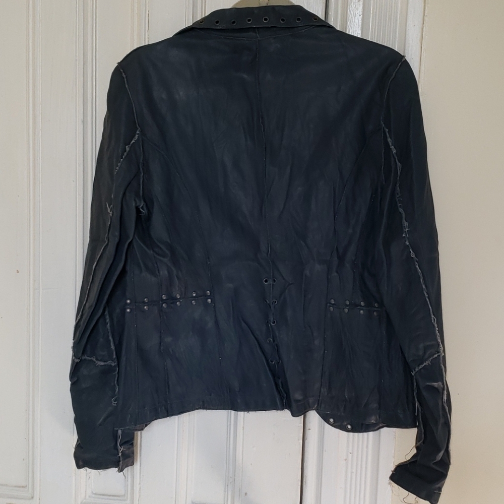 Leather jacket - Picture 10 of 11